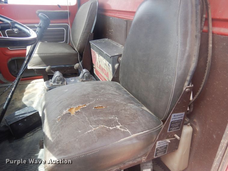 image for item DM5417 1980 Ford 8000  drilling rig truck