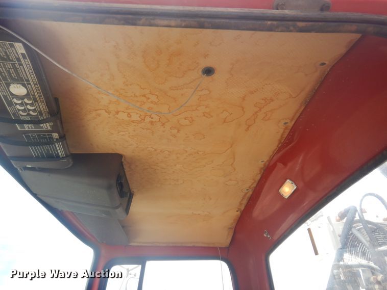 image for item DM5417 1980 Ford 8000  drilling rig truck