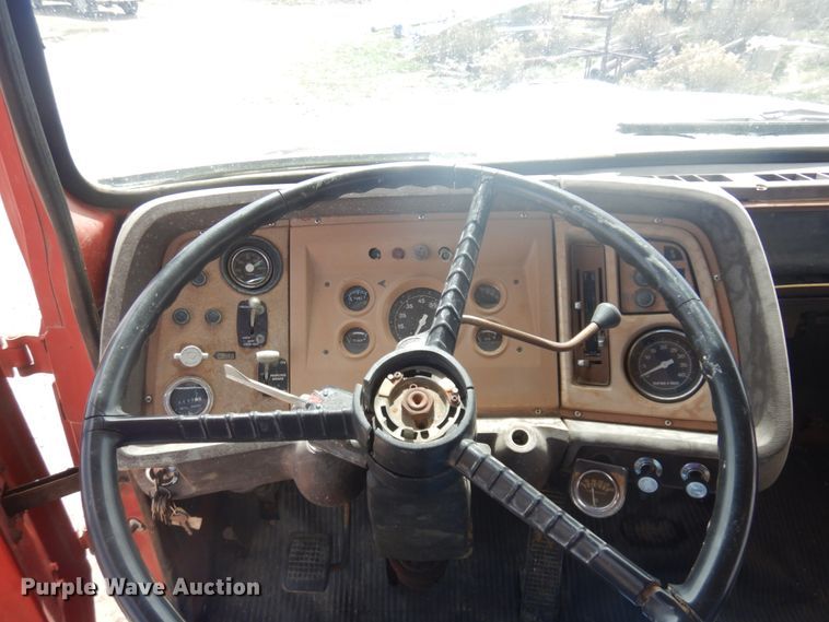 image for item DM5417 1980 Ford 8000  drilling rig truck