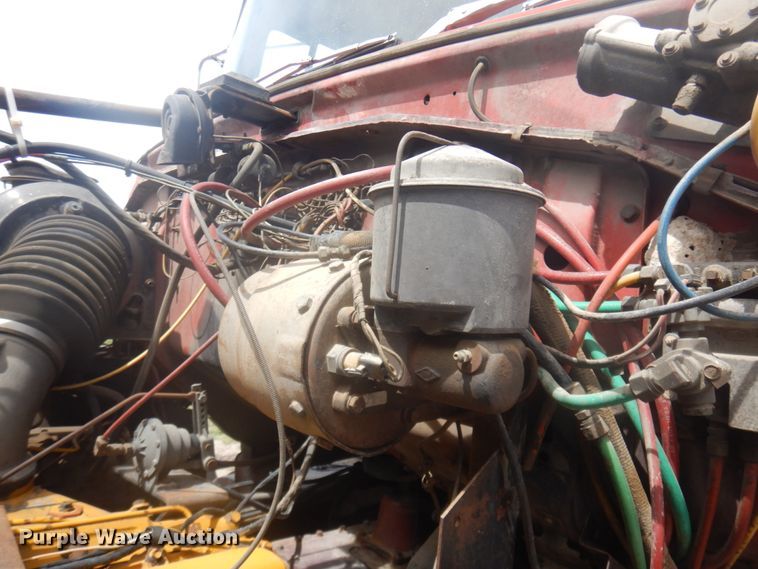 image for item DM5417 1980 Ford 8000  drilling rig truck