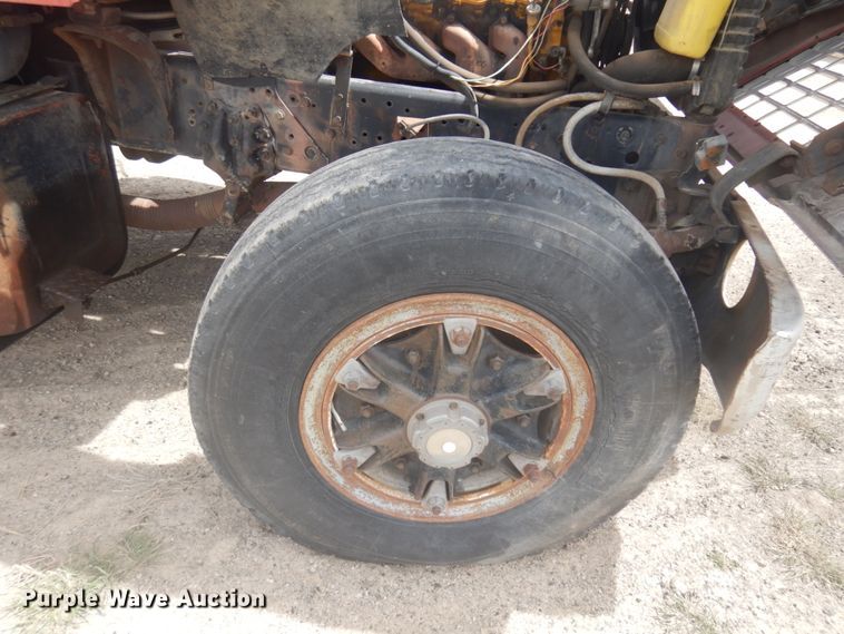 image for item DM5417 1980 Ford 8000  drilling rig truck