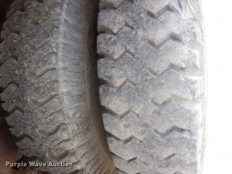 image for item DM5417 1980 Ford 8000  drilling rig truck