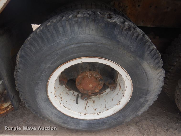 image for item DM5417 1980 Ford 8000  drilling rig truck