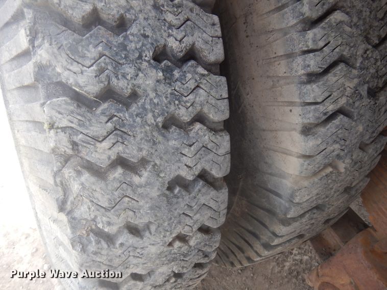 image for item DM5417 1980 Ford 8000  drilling rig truck