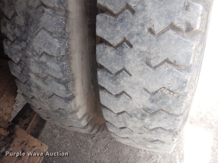 image for item DM5417 1980 Ford 8000  drilling rig truck