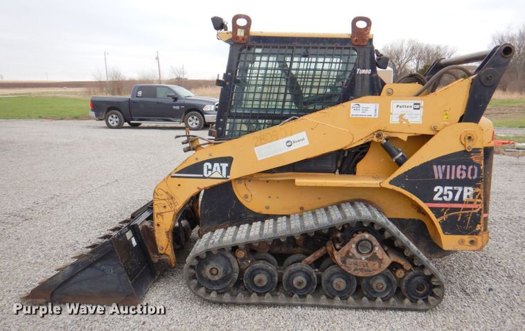 image for item DM6117 2006 Caterpillar 257B  tracked skid steer loader