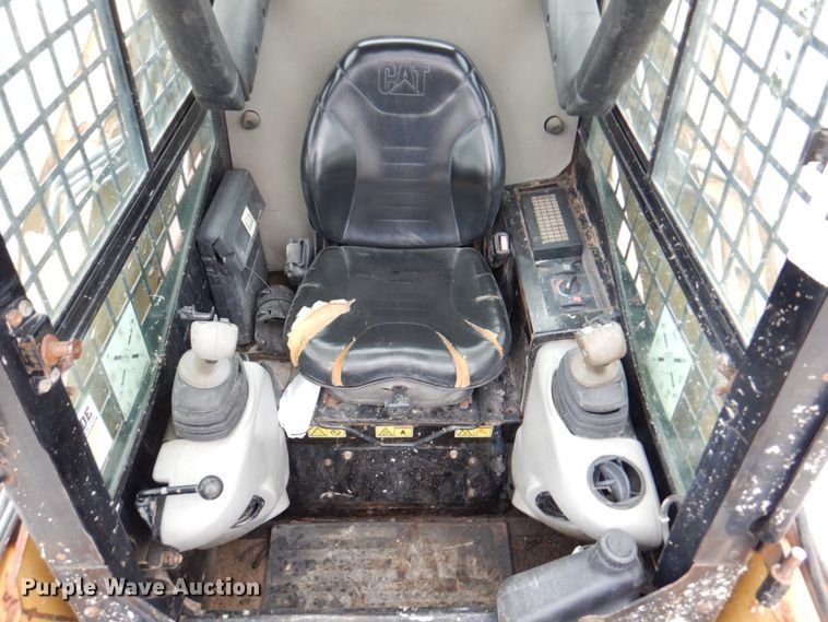 image for item DM6117 2006 Caterpillar 257B  tracked skid steer loader