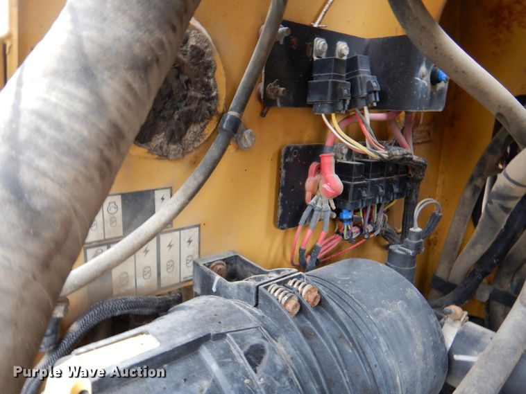 image for item DM6117 2006 Caterpillar 257B  tracked skid steer loader