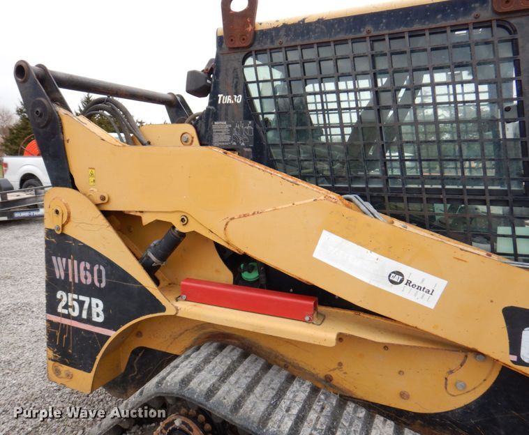 image for item DM6117 2006 Caterpillar 257B  tracked skid steer loader