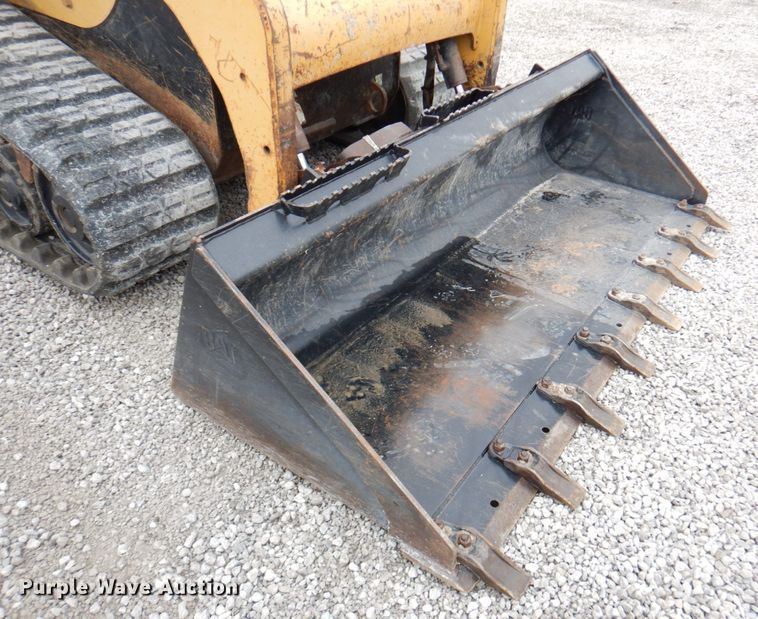 image for item DM6117 2006 Caterpillar 257B  tracked skid steer loader