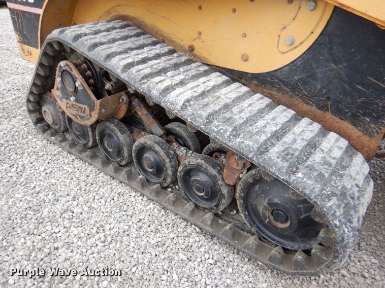 image for item DM6117 2006 Caterpillar 257B  tracked skid steer loader