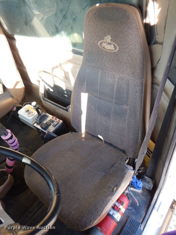 image for item DM6121 2007 Mack CV713  dump truck