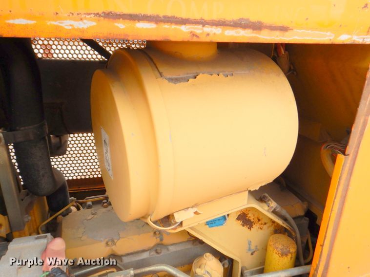 image for item DM6124 1999 Caterpillar D6M XL  dozer