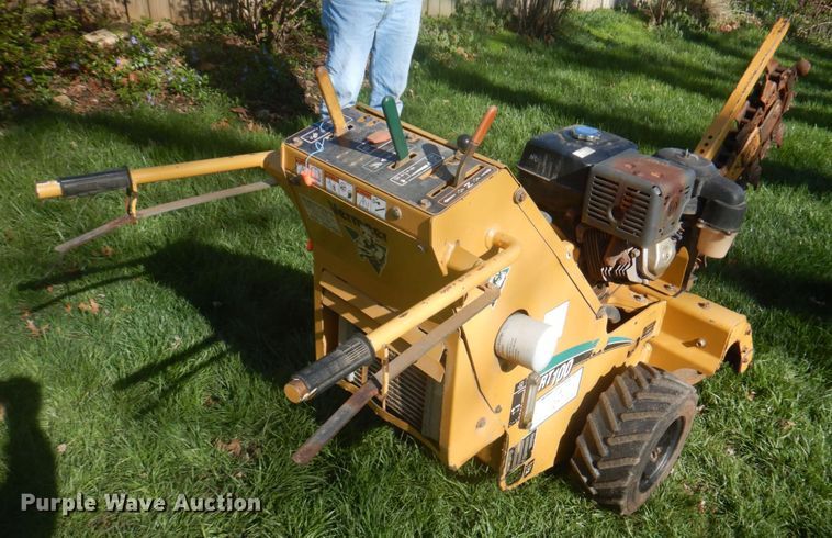 image for item DM6134 2006 Vermeer RT100  trencher