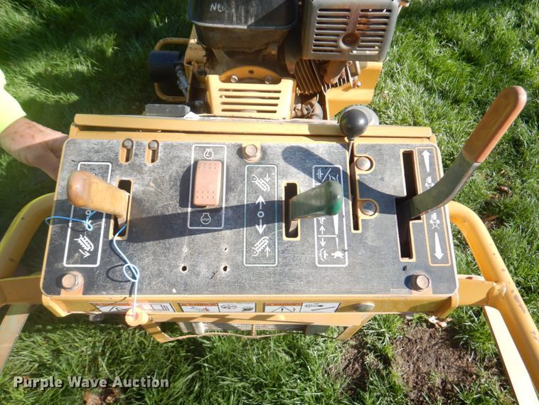 image for item DM6134 2006 Vermeer RT100  trencher