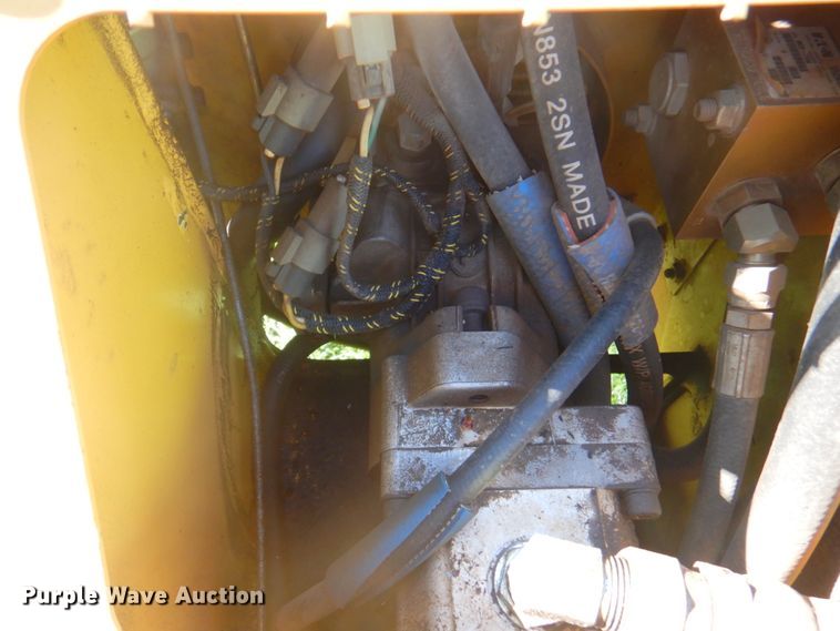 image for item DM6134 2006 Vermeer RT100  trencher