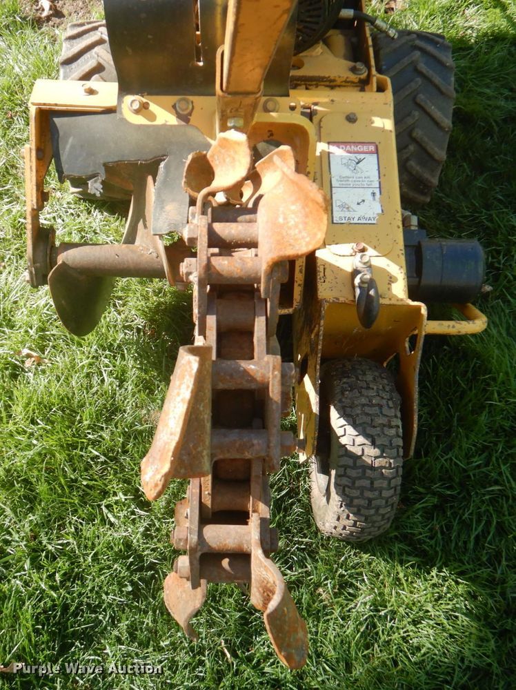 image for item DM6134 2006 Vermeer RT100  trencher