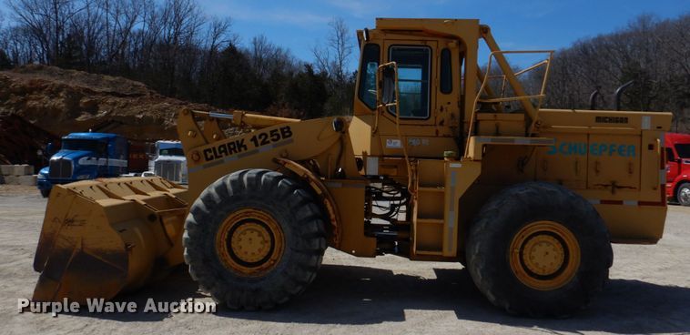 image for item DM7288 Clark 125B  wheel loader