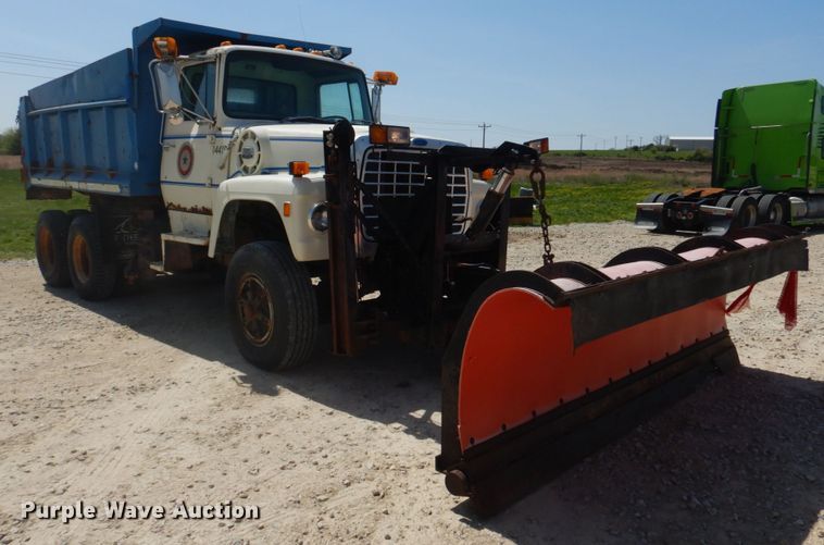 image for item DM7311 1985 Ford LT8000  dump truck