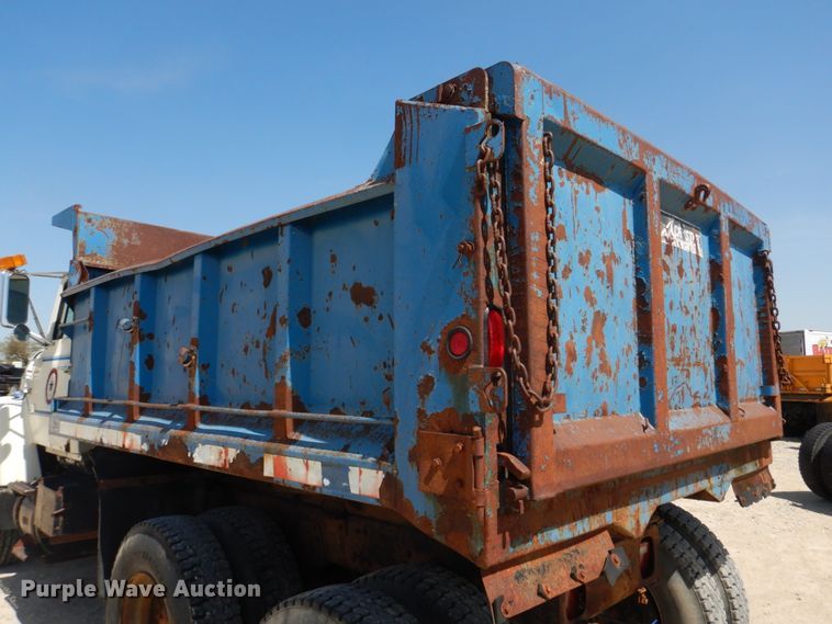 image for item DM7311 1985 Ford LT8000  dump truck
