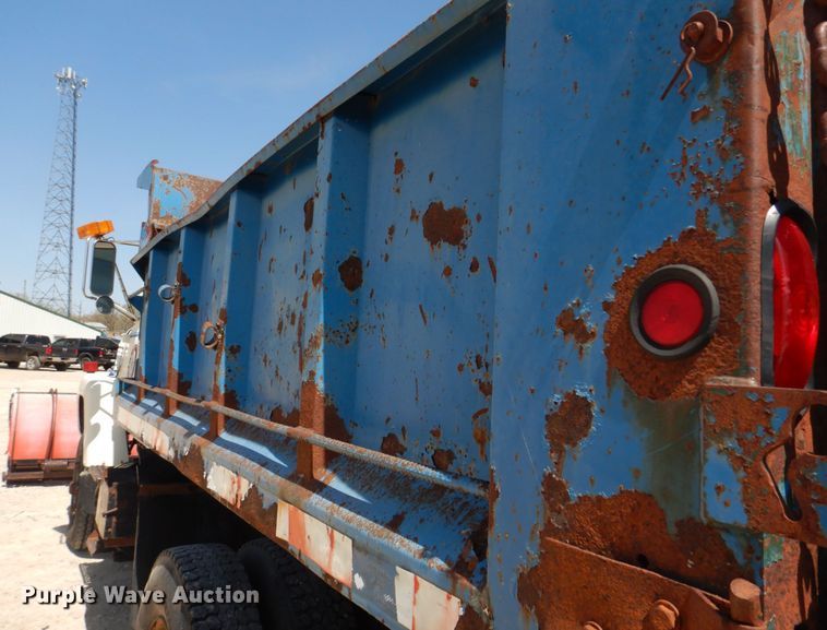 image for item DM7311 1985 Ford LT8000  dump truck