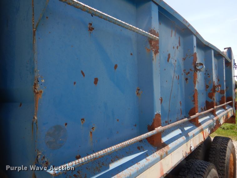 image for item DM7311 1985 Ford LT8000  dump truck