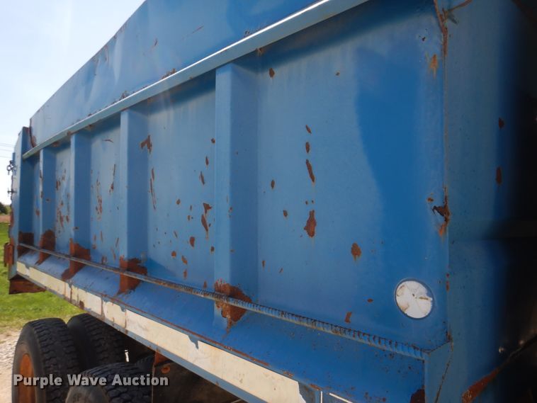 image for item DM7311 1985 Ford LT8000  dump truck