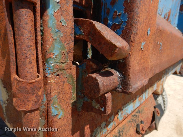 image for item DM7311 1985 Ford LT8000  dump truck