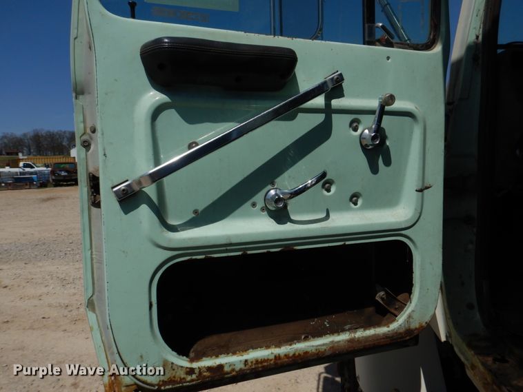 image for item DM7311 1985 Ford LT8000  dump truck