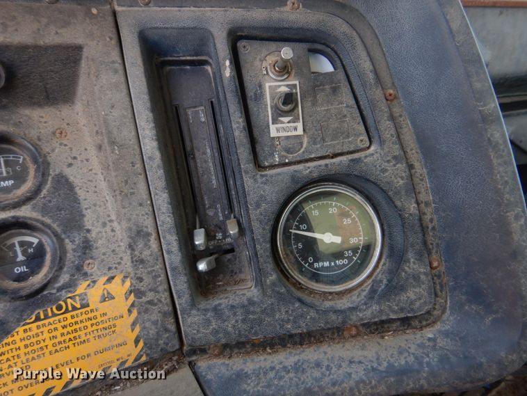 image for item DM7311 1985 Ford LT8000  dump truck