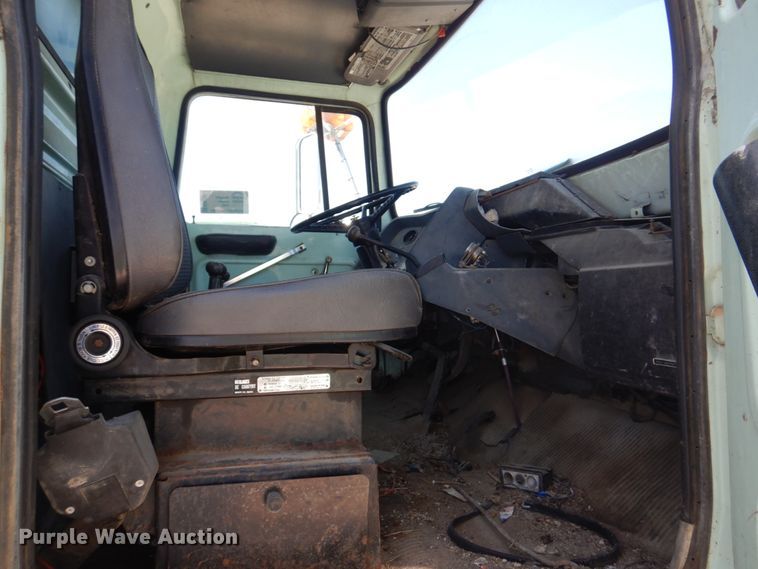 image for item DM7311 1985 Ford LT8000  dump truck