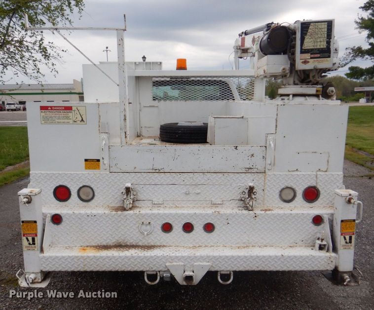 image for item DM7315 2000 Ford F550 Super Duty XL  utility / service truck