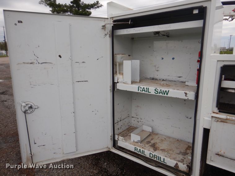 image for item DM7315 2000 Ford F550 Super Duty XL  utility / service truck