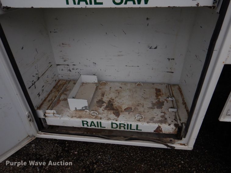 image for item DM7315 2000 Ford F550 Super Duty XL  utility / service truck