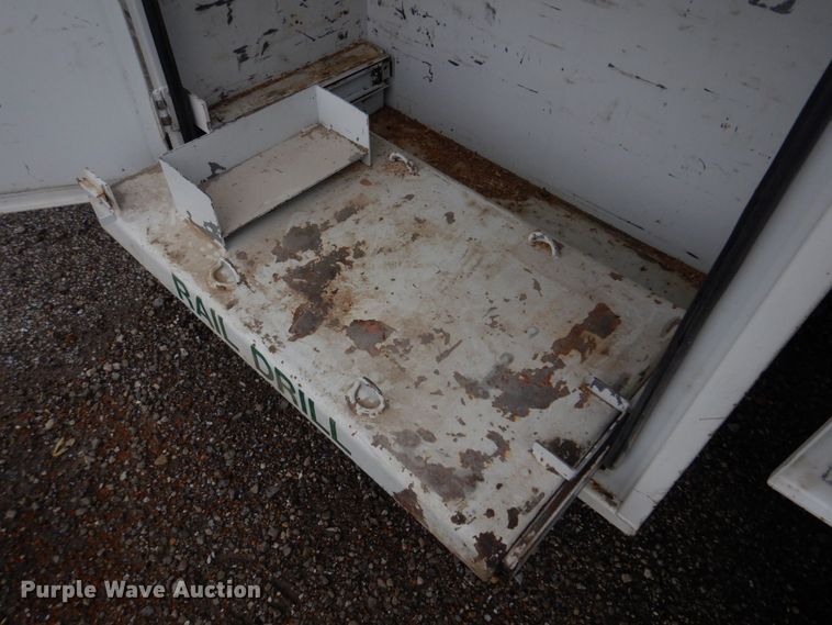 image for item DM7315 2000 Ford F550 Super Duty XL  utility / service truck