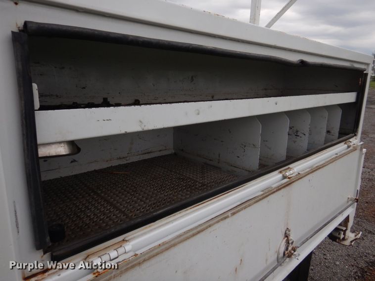 image for item DM7315 2000 Ford F550 Super Duty XL  utility / service truck