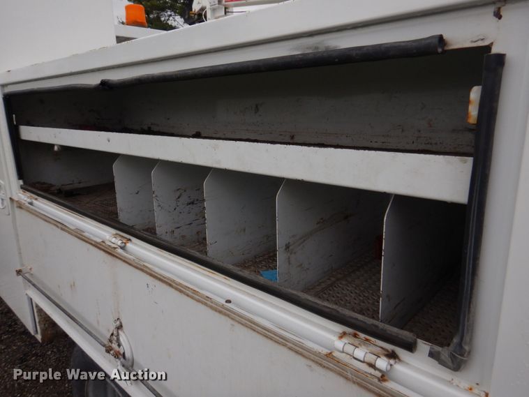 image for item DM7315 2000 Ford F550 Super Duty XL  utility / service truck