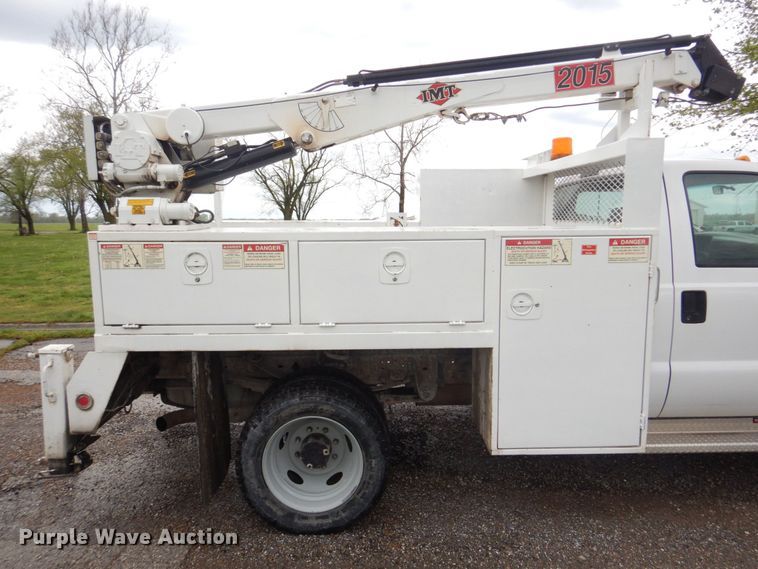 image for item DM7315 2000 Ford F550 Super Duty XL  utility / service truck