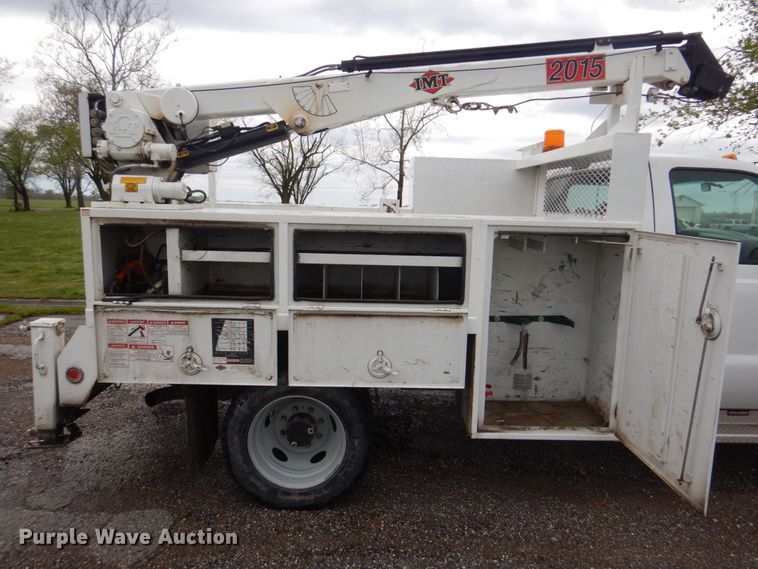 image for item DM7315 2000 Ford F550 Super Duty XL  utility / service truck