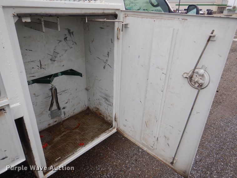 image for item DM7315 2000 Ford F550 Super Duty XL  utility / service truck