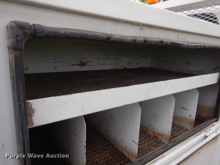 image for item DM7315 2000 Ford F550 Super Duty XL  utility / service truck