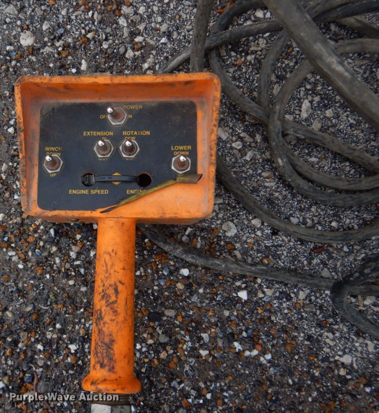 image for item DM7315 2000 Ford F550 Super Duty XL  utility / service truck