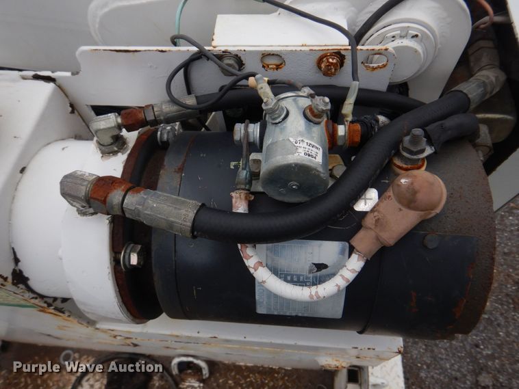 image for item DM7315 2000 Ford F550 Super Duty XL  utility / service truck