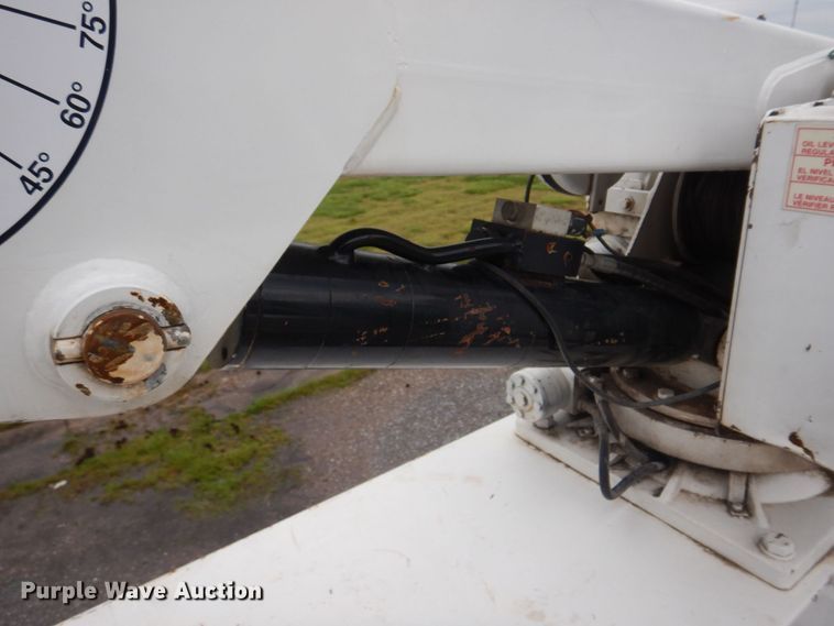 image for item DM7315 2000 Ford F550 Super Duty XL  utility / service truck