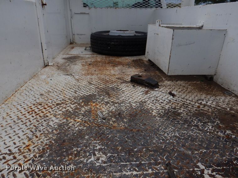 image for item DM7315 2000 Ford F550 Super Duty XL  utility / service truck