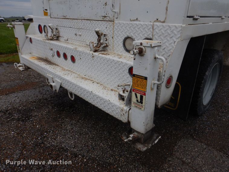 image for item DM7315 2000 Ford F550 Super Duty XL  utility / service truck