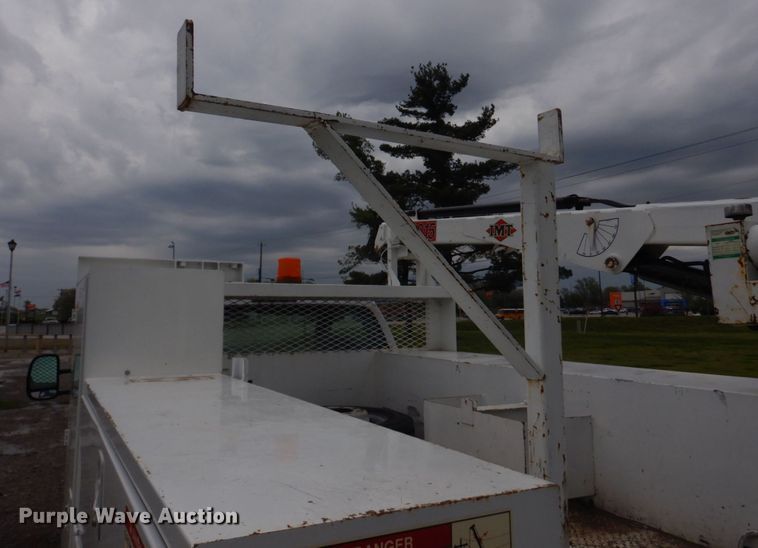 image for item DM7315 2000 Ford F550 Super Duty XL  utility / service truck