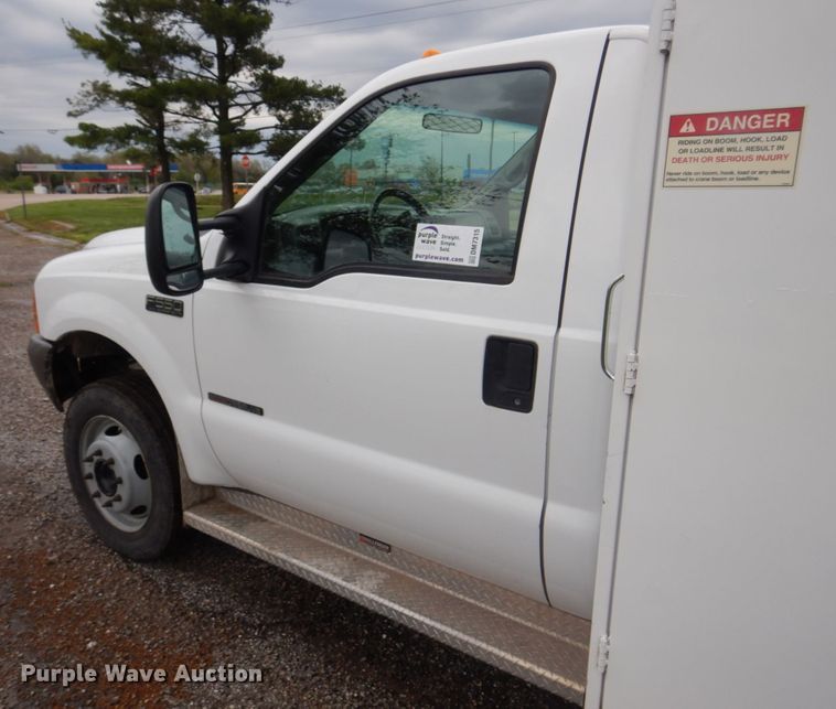 image for item DM7315 2000 Ford F550 Super Duty XL  utility / service truck