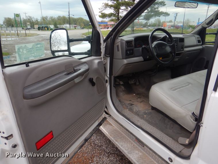 image for item DM7315 2000 Ford F550 Super Duty XL  utility / service truck