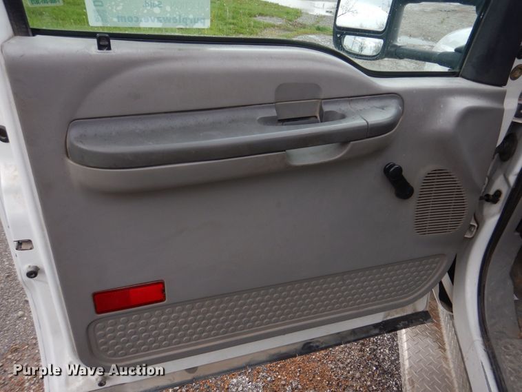 image for item DM7315 2000 Ford F550 Super Duty XL  utility / service truck